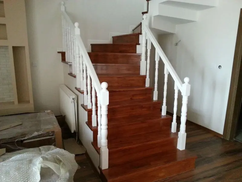 WOODEN STAIRS APPLICATION