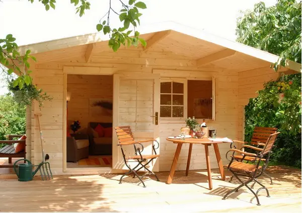 WOODEN HOUSE AND TREE HOUSE MODELS